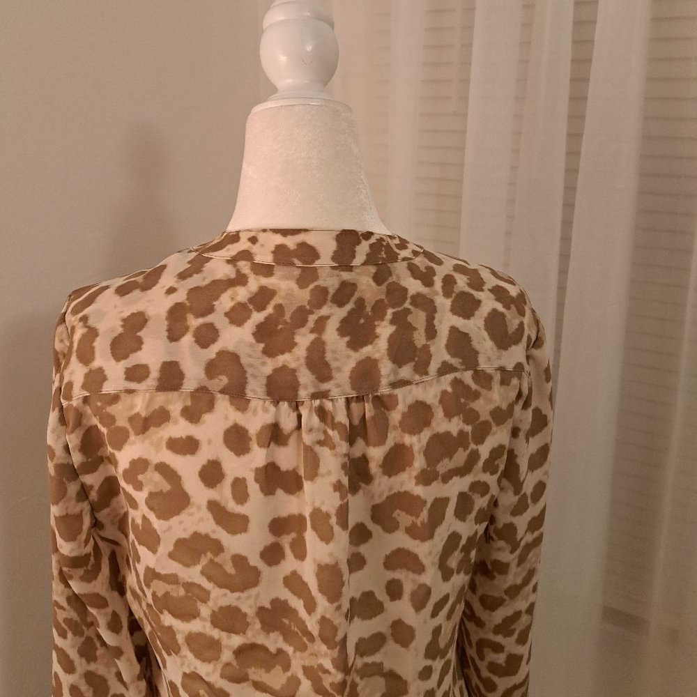 Banana Republic Animal Print Long Sleeve Collarless Blouse EUC - Size OP - Picture 6 of 7